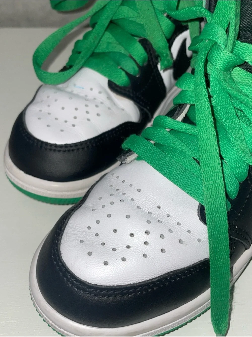 Nike  Air Jordan 1 Retro High OG Lucky Green Black White FD1412-031 Boys Sz 13C